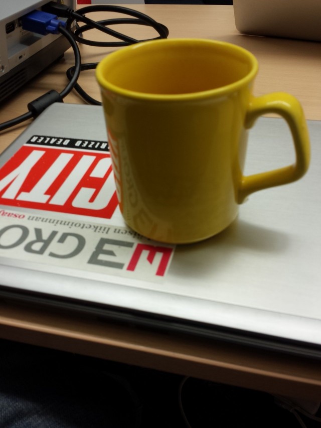 Kahvinkeitto on rutiini, jossa on palkinto. Kahvinkeittorutiinia voi myös laajentaa vaikkapa liikuntarutiiniksi.