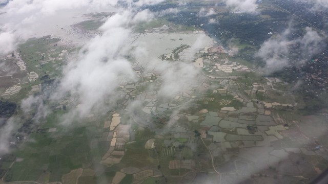 Burmassa aika on pysähtynyt. Argaaritalous jyrää vielä. Maa kehittyy kuitenkin kovaa vauhtia.