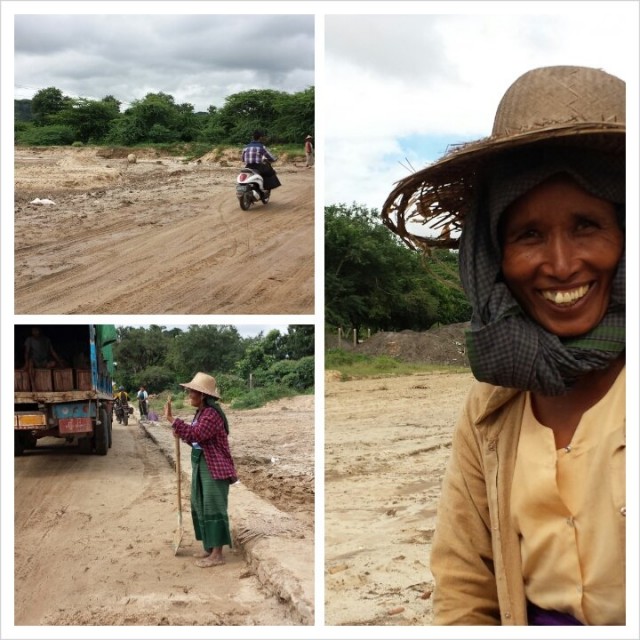 Joenpohjan tasoittajat hommissa monsuunisateen jäljiltä.