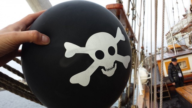 Tavalliset ihmiset haluavat syödä aamupalansa merirosvolaivassa. Aamupalaa en saanut kuvata, mutta voit kuvitella luksushotelliaamiaisen shampanjalla, kaviaarilla, munia, pekonia ja raikkaita tuoreita hedelmiä yms.