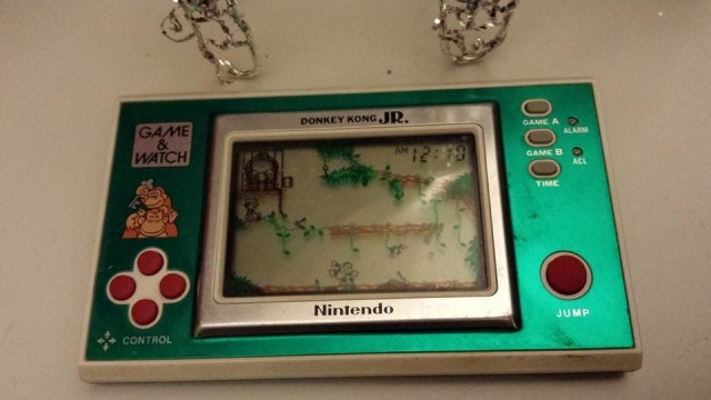 Sain 2013 joululahjaksi legendaarisen Donkey Kong -pelin. Valmistettu vuonna 1982.