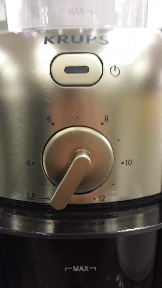 Jauha kahvia vain sen verran kuin aiot heti keittää. Kahvin pahimpia vihollisia on ilma, lämpö ja valo. Papuna viileässä kahvi säilyy paremmin.