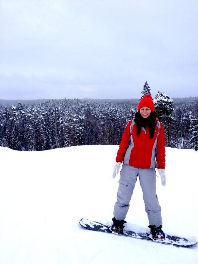 Karon ei enää tarvitse säätää piilolinssien kanssa rinteeseen lähtiessä.