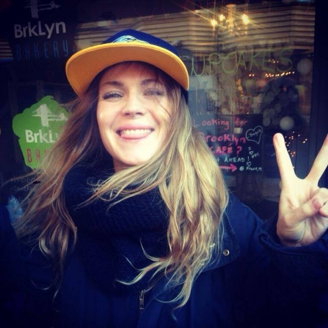 Näyttelijä Pihla Viitala ja monet muut julkkikset tunnustavat Seagullsin värejä.