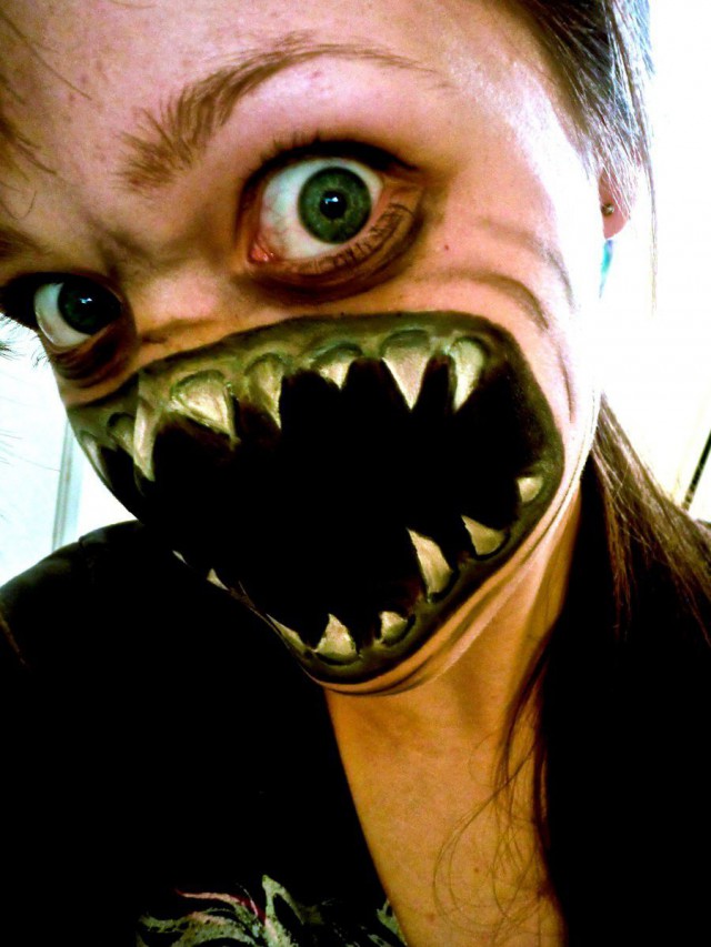 Tähän suuhun mahtuu paljon keppostelukarkkia.