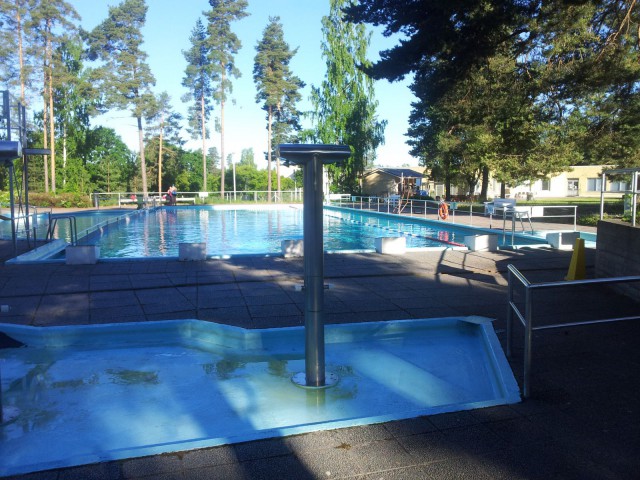 Kesäisin treenaan paljon maauimalassa. Aamuisin siellä saa uida ihan yksin.