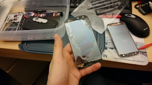 Lasin lisäksi rikoin kosketusnäytön. DIY FAIL!