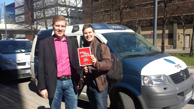 Tittelit kuntoon: Mielipidejohtaja Jarkko Kurvinen ja mediaparoni Lavas kuvassa.