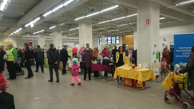 Paikalle oli tullut 75 näytteilleasettajaa, joka vain murto-osa Keravalaisista yrityksistä.