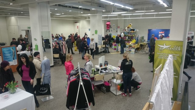 Tapahtuma oli messun kaltainen, mutta rennompi. Kustannus oli tehty todella edulliseksi yrittäjille. Lean hengessä tapahtumassa ei ollut mitään turhaa.