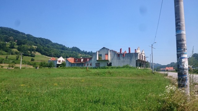 Sodan jälkiä on vielä ympäriinsä.