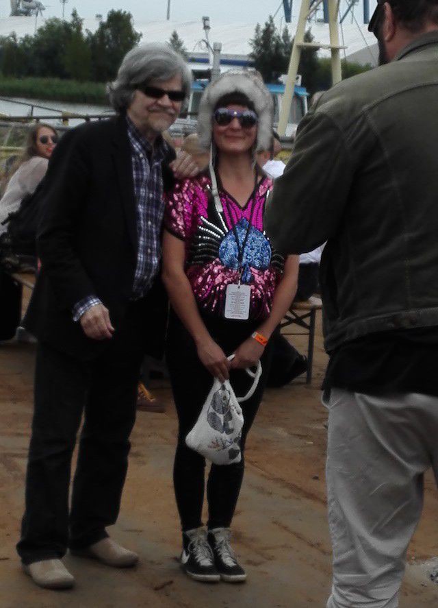 M.A. Numminen opetti H2Ö:ssä ruotsia festarikansalle.