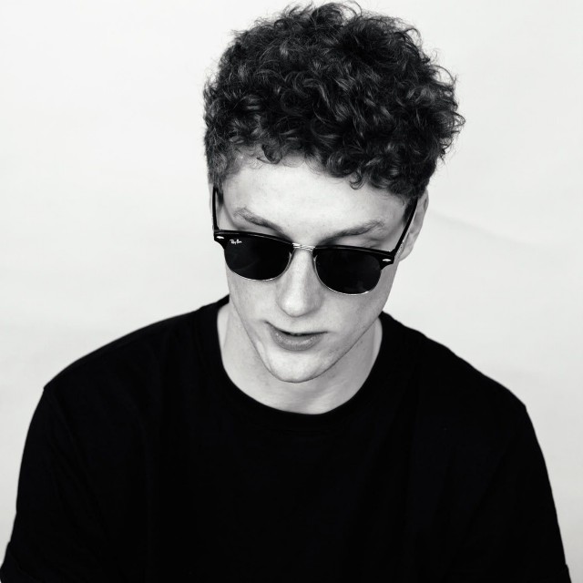 Kuvastakin näkee, että Elias Gould on viileä tyyppi.