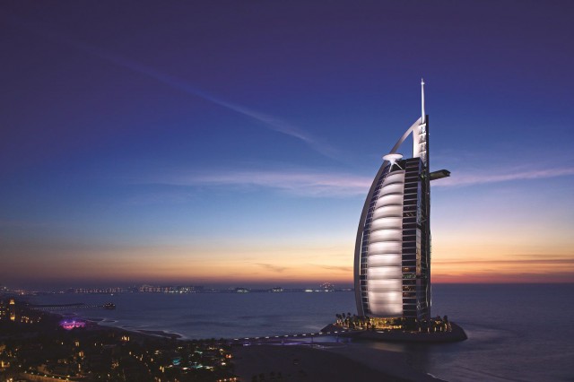 Burj Al Arab. Upea 7 tähden hotelli.