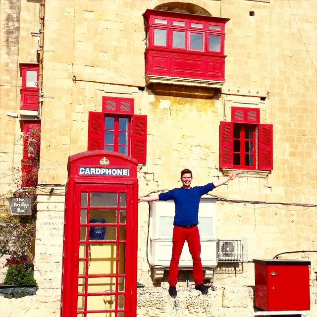 Maltalla on näin helmi-maaliskuun taitteessa jo suht lämmintä, välillä pärjää hyvin t-paidalla. Tuulelta suojaisissa paikoissa tulee ihan kuuma.