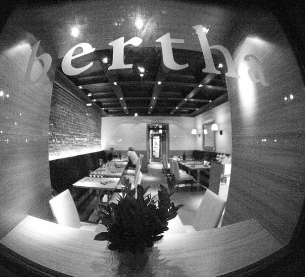 Mikan ja Pekan ensimmäinen Ravinteli Bertha