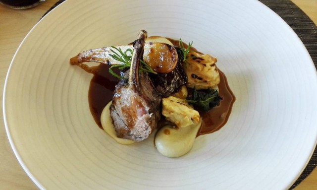 Karitsaa kahdella tapaa.