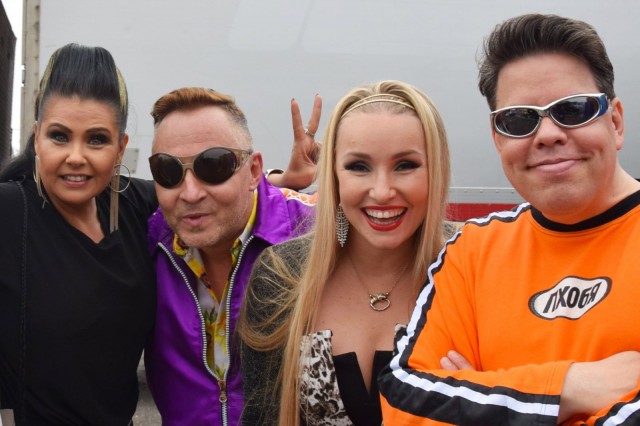 Aikakoneen jäsenet Sani, Alex, Jasmin ja Maki.