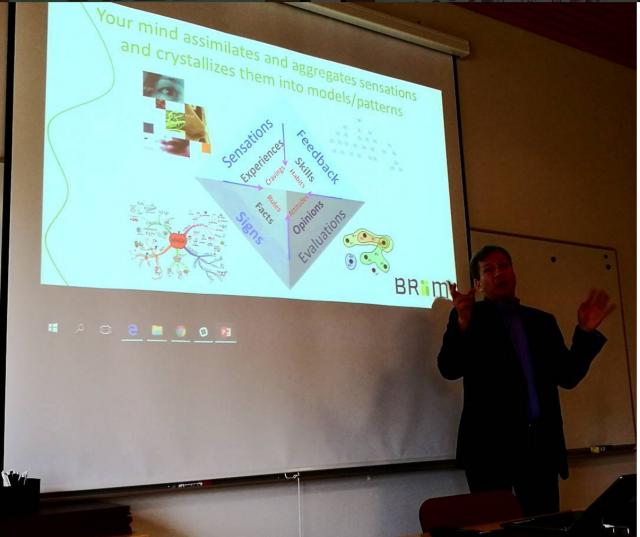 Reidar Wasenius käy aivojemme rakenteita, malleja, patterneja ja muistisääntöjä läpi.