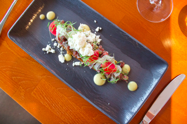 Meritorpan tartar on marinoitu ginillä.