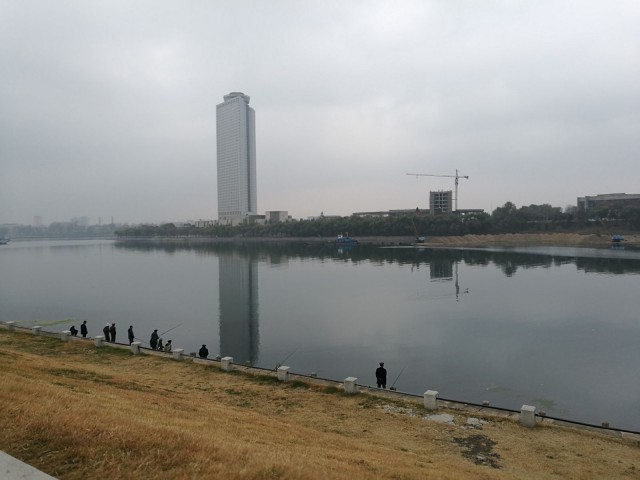 Kalastajia Pohjois-Korean pääkaupungissa, Pyongyangissa