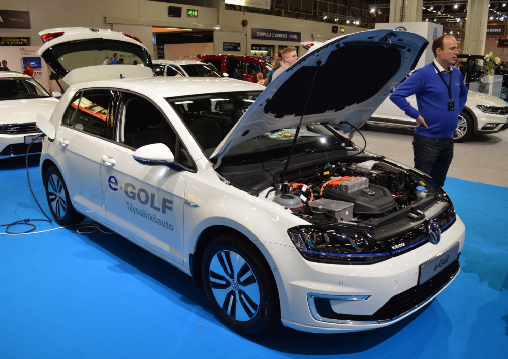 Volkswagen e-Golf todistaa, ettei täyssähköauton tarvitse näyttää erikoiselta.