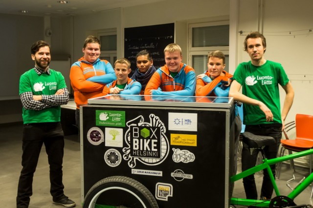 Pyörän rakennustiimi. Vas. Markus Seppälä, Ville Nordström, Kiril Pitkänen, Oliver Vistal, Jami Ahlstén, Henry Halme ja Ringo Puurtinen.