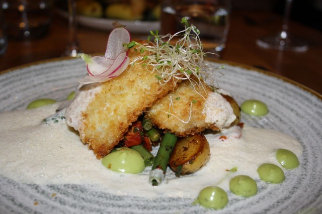 Kampelaa ja avocadokreemiä