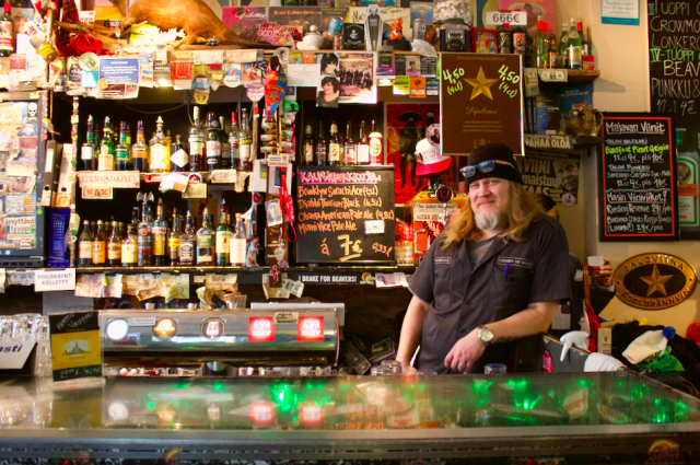 Majava Baarin Pasi Vuorinen on tyytyväinen sekä Majavan että naapuriravintola Oivan menestyksestä ravintolaäänestyksessä.