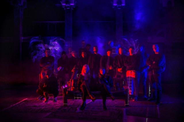 Locals-dj:den ryhmäkuva.