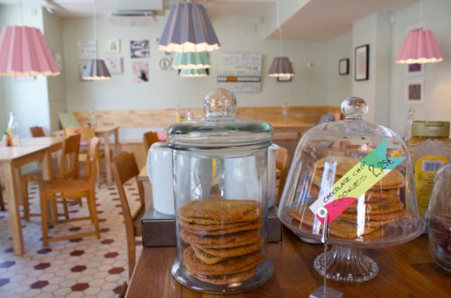 Melt on pastellisen söpö kahvila-ravintola.