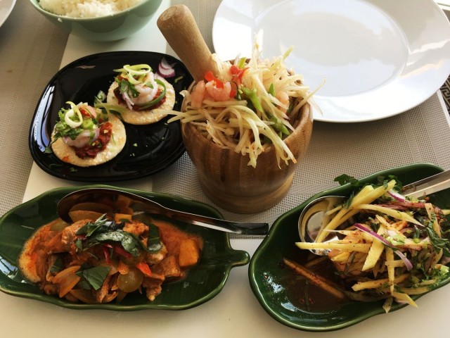 Poompui B'Staurantissa panostetaan raikkaisiin raaka-aineisiin ja annosten esillepanoon.