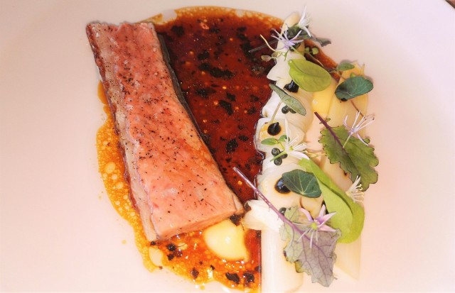 Karitsaa, sientä ja parsaa