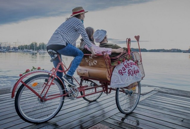 Riksan virkatusta ilmeestä vastaa virkkaustaiteilija Minna Jaakola.