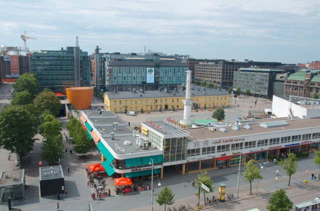 Lasipalatsin takana on jälleen tilaa terasseille. Kuva vuodelta 2013.