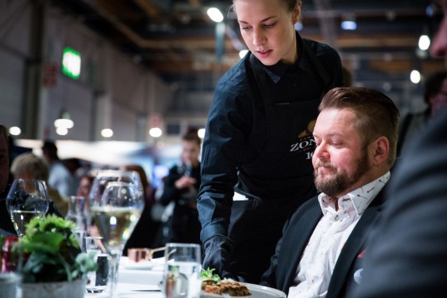 Noora Sipilä voitti Vuoden Tarjoilija 2018 -kilpailun maaliskuussa Gastro Helsinki -messuilla.