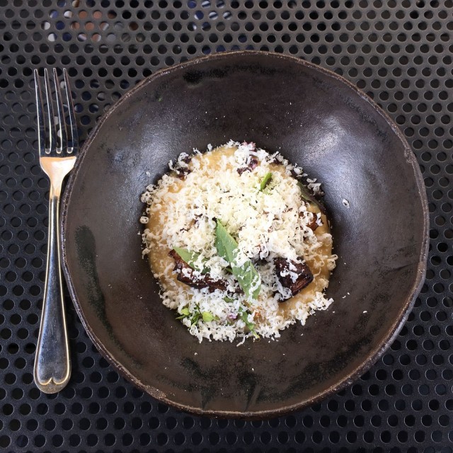 Sicapellen tomaatti-munakoisorisotto