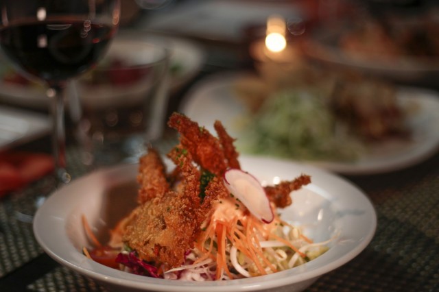 Hokun havaijilaisessa keittiössä maistuvat monipuoliset aasialaiset vaikutteet.