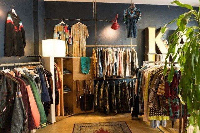 Vintagepuodit ovat yleensä oman tyylinsä ilmentymiä. Soul Vintagessa vaatteet ja asusteet on aseteltu näytille ajatuksella.