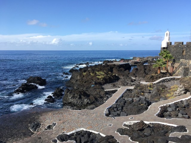 Garachicossa voi käydä pulahtamassa laavan muodostamissa "luonnon uima-altaissa".