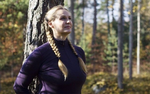 Joogaopettaja Lotta Leiwo ottaa aikaa itselleen, kun tarve sitä vaatii.