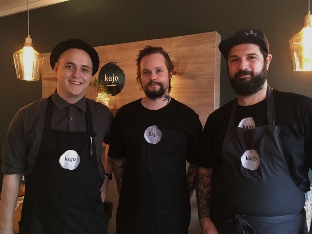 Marko Simunaniemi (vas.), Vellu Lampinen ja Panos Lykoudis haluavat tarjota vierailleen ihania elämyksiä.