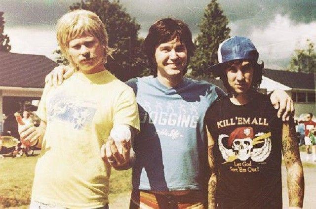 Blink 182 edustaa pop-punkin kermaa. Bändin legendaarinen Enema of the State -albumi herää henkiin High School Dropouts -yhtyeen voimin On the Rocksissa.