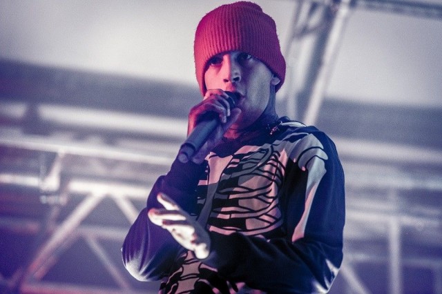 Tyler Joseph Twenty One Pilotsista esiintymässä Münchenissa yhtyeen vuoden 2016 kiertueella, jolloin bändi oli edellisen kerran myös Suomessa.