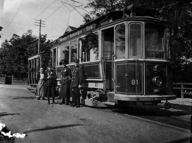 Meno on muuttunut raitiovaunuissakin vuosien varrella. Muutaman vuoden päästä Helsingissä liikenne rullaa jo uusilla pikaraitioteillä.