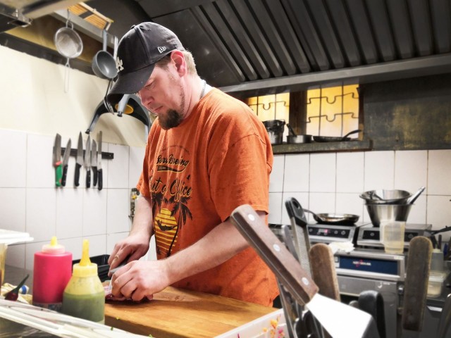 "Parasta jälkeä syntyy, kun saa tehdä vähemmän, hitaammin ja laadukkaasti", sanoo Sori Taproomin keittiömestari Aki Peiju.