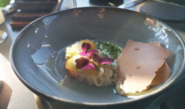 Suolasiika-tartar. Omnom