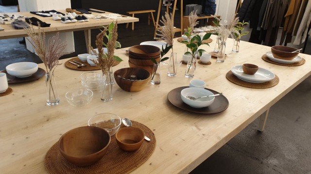 Helsingin Mujin valikoimaan kuuluu noin 7000 erilaista tuotetta astioista vaatteisiin ja kosmetiikkaan.