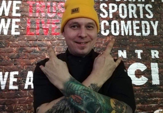 Mikko Smolander viihtyy keittiössä.