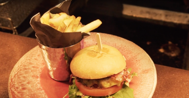 Be Calmin pekoniburger.